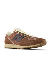 Buty unisex New Balance U471RA – brązowe. Kolor: brązowy. Materiał: zamsz, materiał, syntetyk. Szerokość cholewki: normalna. Wzór: jodełka. Sezon: lato #2