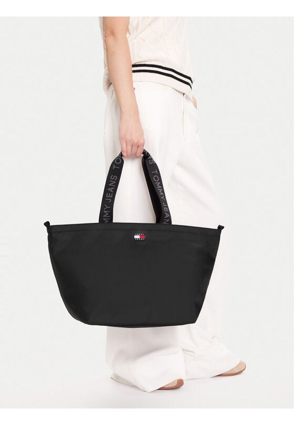 Tommy Jeans Torba Ess Daily Tote AW0AW17891 Czarny. Kolor: czarny. Materiał: materiał