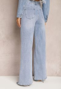 Renee - Jasnoniebieskie Jeansowe Spodnie Typu Szwedy High Waist z Szerokimi Nogawkami Mosalie. Stan: podwyższony. Kolor: niebieski. Materiał: jeans. Sezon: lato. Styl: klasyczny, elegancki