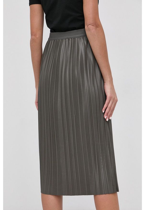 Max Mara Leisure Spódnica kolor szary midi rozkloszowana. Stan: podwyższony. Kolor: szary. Materiał: skóra