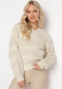 Born2be - Beżowy Sweter Puchaty z Dodatkiem Kaszmiru Isorte. Kolor: beżowy. Materiał: kaszmir