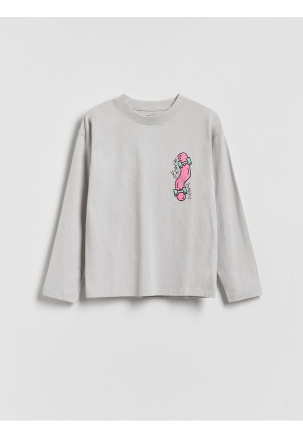 Reserved - Longsleeve z nadrukiem - jasnoszary. Kolor: szary. Materiał: dzianina, bawełna. Długość rękawa: długi rękaw. Wzór: nadruk