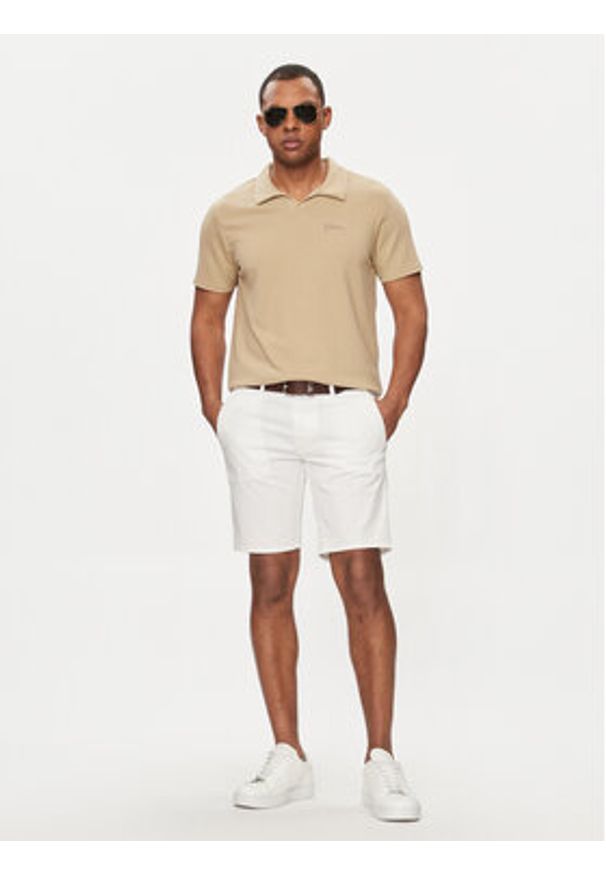 Guess Szorty materiałowe Daniel M4GD05 WG3OA Biały Skinny Fit. Kolor: biały. Materiał: lyocell