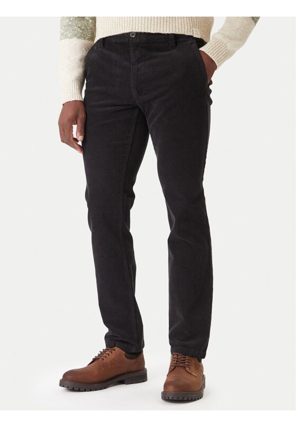 Mustang Spodnie materiałowe Tramper 1016829 Czarny Straight Fit. Kolor: czarny. Materiał: sztruks