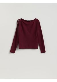 Reserved - Sweter z błyszczącą aplikacją - bordowy. Kolor: czerwony. Materiał: dzianina, wełna. Wzór: aplikacja