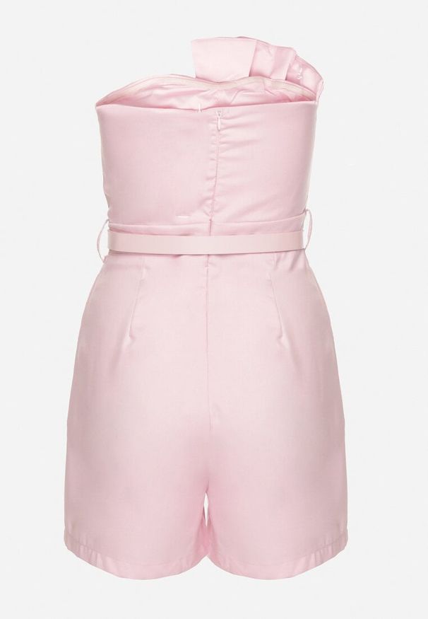 Born2be - Różowy Kombinezon Bez Rękawów Zdobiony Zakładkami i Paskiem z Klamrą Silurea. Okazja: na co dzień. Kolor: różowy. Długość rękawa: bez rękawów. Wzór: aplikacja. Styl: casual, elegancki