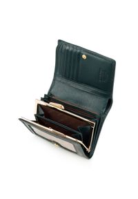 Wittchen - Damski portfel z lakierowanej skóry z monogramem i tasiemką mały. Kolor: zielony. Materiał: skóra, lakier #8