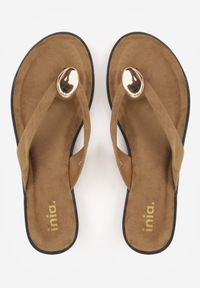 Born2be - Ciemnobeżowe Japonki w Stylu Casual z Metaliczną Ozdobą Othrilis. Okazja: na co dzień. Kolor: beżowy. Materiał: len. Wzór: aplikacja. Sezon: lato. Styl: casual #2