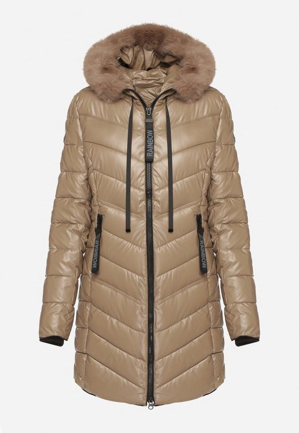 Born2be - Brązowa Pikowana Kurtka o Taliowanym Kroju z Kapturem z Futerkiem Naleanna. Okazja: na co dzień. Typ kołnierza: kaptur. Kolor: brązowy. Materiał: futro. Styl: casual