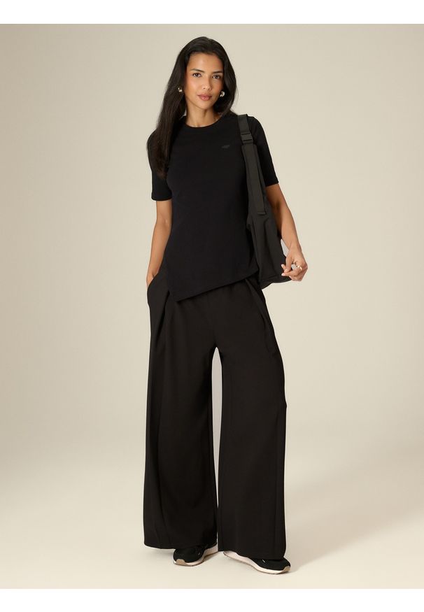 4f - 4F T-shirt regular gładki damski - czarny S. Okazja: na co dzień. Kolor: czarny. Materiał: dzianina, materiał, bawełna. Wzór: gładki. Styl: casual, klasyczny