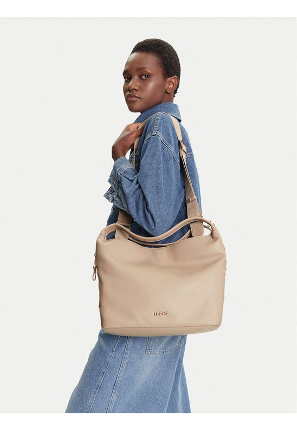 Liu Jo Torebka Ecs M Hobo AF5058 E0058 Beżowy. Kolor: beżowy. Materiał: skórzane