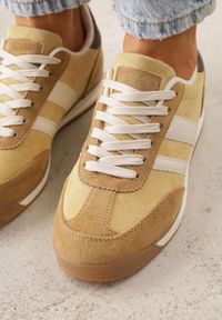 Renee - Żółte Sneakersy Ozdobione z Boku Paskami Ariene. Okazja: na co dzień. Zapięcie: pasek. Kolor: żółty. Materiał: jeans, materiał. Wzór: aplikacja. Sezon: wiosna #8