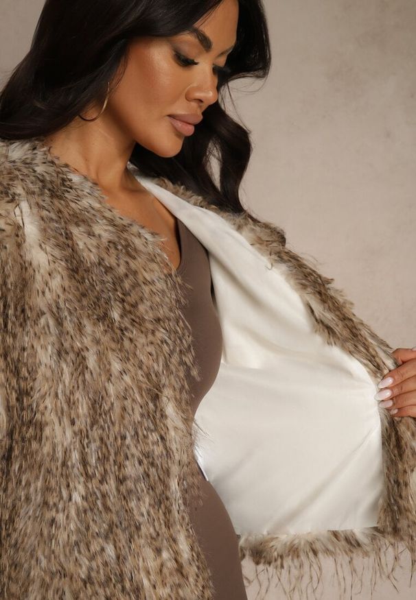 Renee - Brązowa Kurtka Futerko Ozdobione Cieniowaniem Tusirra. Kolekcja: plus size. Kolor: brązowy. Materiał: futro. Wzór: aplikacja. Styl: elegancki