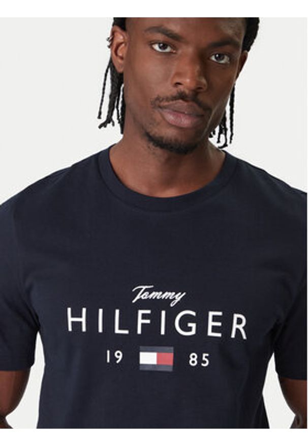 TOMMY HILFIGER - Tommy Hilfiger T-Shirt Brand Love MW0MW41455 Granatowy Regular Fit. Kolor: niebieski. Materiał: bawełna