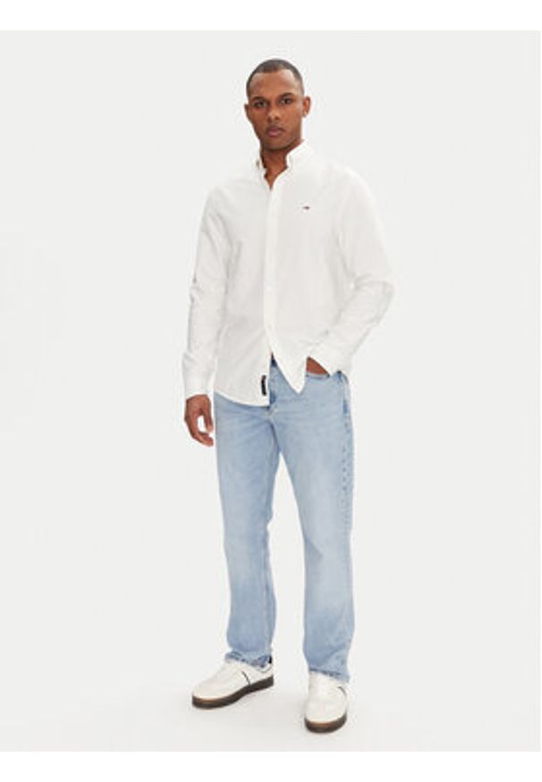 Tommy Jeans Koszula DM0DM21298 Biały Regular Fit. Kolor: biały. Materiał: bawełna