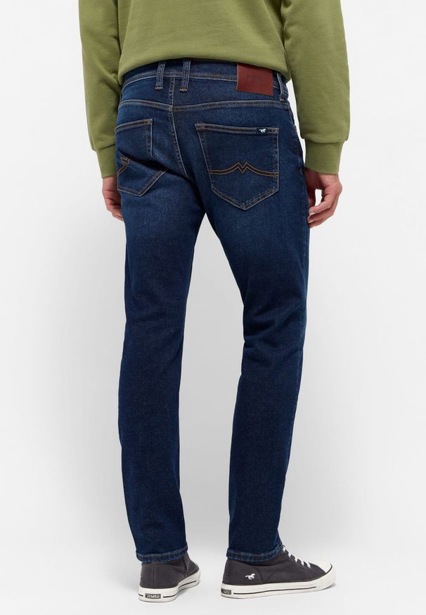 Mustang - Męskie Spodnie Jeansowe MUSTANG Oregon Slim Denim Blue 1015865 5000 801. Okazja: na co dzień. Stan: obniżony. Styl: wizytowy, casual, klasyczny