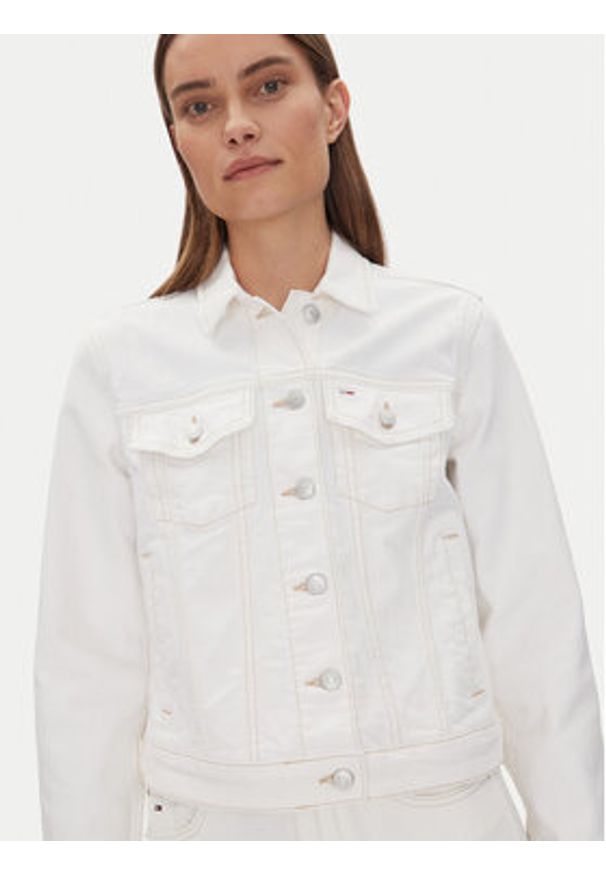Tommy Jeans Kurtka jeansowa Classic Trucker Jacket Bi8194 DW0DW20121 Biały Regular Fit. Kolor: biały. Materiał: bawełna