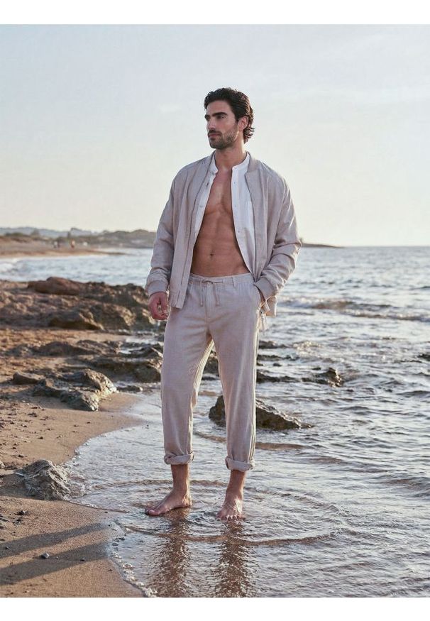 Sinsay - Kurtka bomberka z wiskozy - kremowy. Kolor: kremowy. Materiał: wiskoza