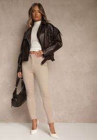 Renee - Beżowe Spodnie z Bawełny o Kroju Skinny Irivella. Okazja: na spotkanie biznesowe. Stan: podwyższony. Kolor: beżowy. Materiał: bawełna. Styl: biznesowy, elegancki