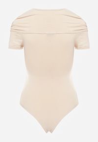 Born2be - Beżowe Body z Hiszpańskim Dekoltem i Ozdobnym Węzłem Tempella. Kolor: beżowy. Długość rękawa: krótki rękaw. Długość: krótkie. Sezon: wiosna, lato #2