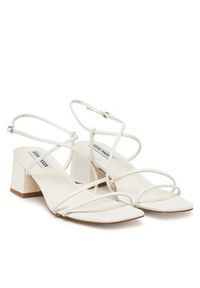 Steve Madden Sandały Remmi SM11003296 Biały. Kolor: biały. Materiał: skóra