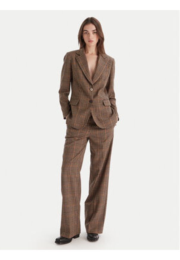 Liu Jo Spodnie materiałowe MF5349 T4335 Brązowy Regular Fit. Kolor: brązowy. Materiał: syntetyk