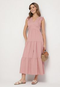 Born2be - Różowa Wiskozowa Sukienka z Falbankami Sadoline. Okazja: na co dzień. Typ kołnierza: kołnierz z falbankami. Kolor: różowy. Materiał: wiskoza. Styl: casual, boho #6