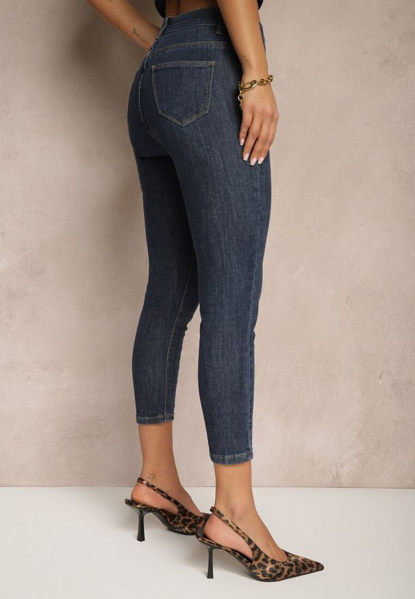 Renee - Granatowe Dopasowana Jeansy Skinny z Bawełną o Długości 3/4 Baliera. Okazja: na co dzień, na spacer. Kolor: niebieski. Styl: klasyczny, casual