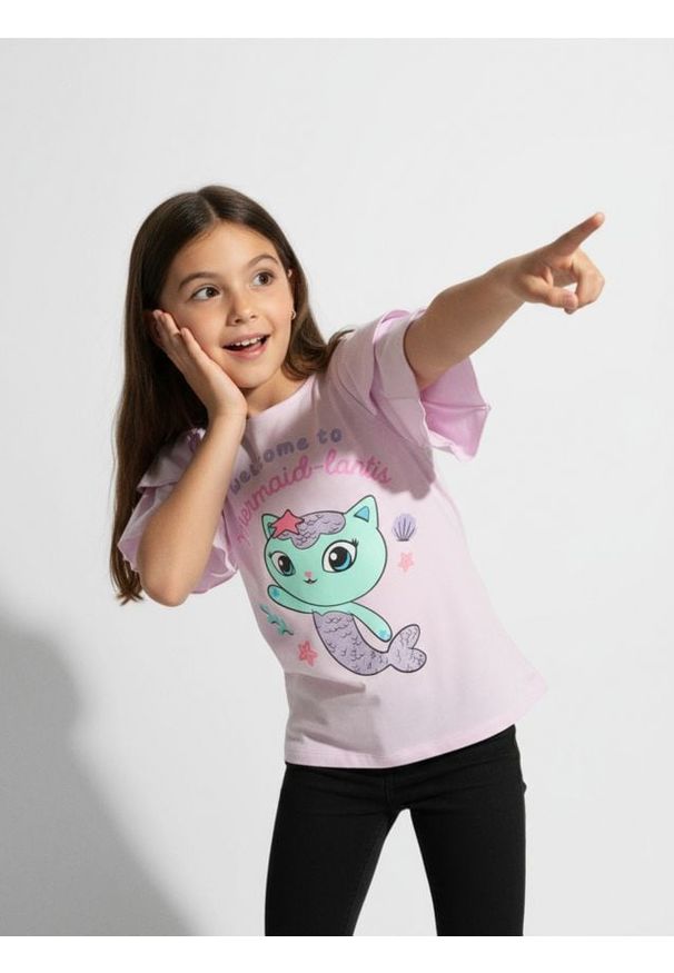 Sinsay - Koszulka Gabby's Dollhouse - fioletowy. Kolor: fioletowy