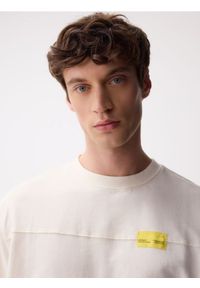 Reserved - T-shirt relaxed fit - złamana biel. Materiał: bawełna, dzianina #1