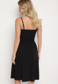 Born2be - Czarna Wiskozowa Sukienka Rozkloszowana na Ramiączkach Fillanta. Okazja: na co dzień, na imprezę. Typ kołnierza: dekolt w serek. Kolor: czarny. Materiał: wiskoza. Długość rękawa: na ramiączkach. Sezon: lato. Typ sukienki: proste. Styl: casual, elegancki, klasyczny #4