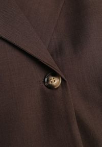 Born2be - Brązowa Garniturowa Kamizelka Oversize z Dwurzędowym Zapięciem Edriana. Okazja: na co dzień, na spotkanie biznesowe, do pracy. Kolor: brązowy. Materiał: poliester, jeans. Styl: casual, biznesowy, elegancki, klasyczny #7