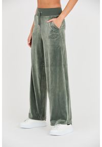 Juicy Couture - JUICY COUTURE Zielone spodnie Bexley Velour Track Pants. Kolor: zielony #4