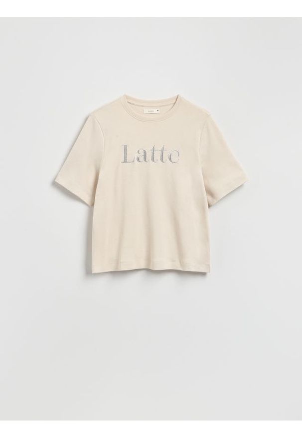 Reserved - T-shirt z haftowanym napisem - beżowy. Kolor: beżowy. Materiał: dzianina, bawełna. Wzór: haft, napisy