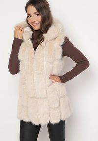 Born2be - Beżowa Kamizelka Futrzana z Kapturem Sophal. Typ kołnierza: kaptur. Kolor: beżowy. Materiał: futro #2