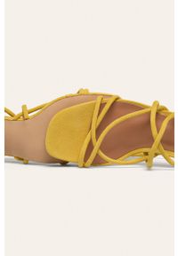 ANSWEAR - Answear - Sandały. Zapięcie: sznurówki. Kolor: żółty. Materiał: syntetyk, materiał, zamsz. Wzór: gładki. Obcas: na obcasie. Wysokość obcasa: średni #2