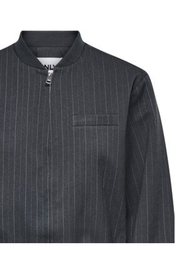 only - ONLY Kurtka przejściowa Aggie 15353558 Szary Regular Fit. Kolor: szary. Materiał: syntetyk