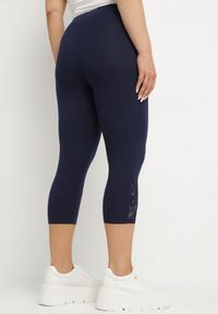 Born2be - Granatowe Legginsy z Bawełny 3/4 z Koronką Mavirene. Okazja: na co dzień. Kolekcja: plus size. Kolor: niebieski. Materiał: bawełna, koronka. Wzór: koronka. Styl: casual, elegancki #3