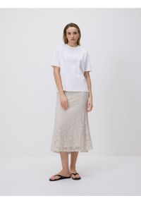 Reserved - Spódnica z koronką - kremowy. Kolor: kremowy. Materiał: koronka. Wzór: koronka #1