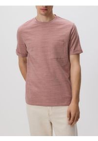 Reserved - T-shirt comfort z kieszonką - pastelowy róż. Kolor: różowy. Materiał: bawełna, dzianina