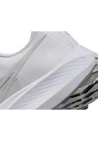 Buty do biegania męskie Nike Air Zoom Pegasus 39. Okazja: na co dzień, do pracy, na spacer. Kolor: biały. Model: Nike Zoom. Sport: turystyka piesza #4