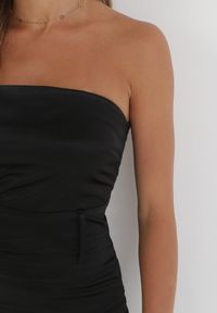 Born2be - Czarna Dopasowana Sukienka Mini bez Rękawów Harissa. Kolor: czarny. Długość rękawa: bez rękawów. Styl: elegancki, klasyczny. Długość: mini #4