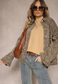 Renee - Beżowy Golf Sweter z Tłoczeniem i Ściągaczami Melovira. Okazja: na spotkanie biznesowe, na co dzień. Typ kołnierza: golf. Kolor: brązowy. Materiał: jeans. Wzór: aplikacja. Styl: klasyczny, biznesowy, casual, elegancki #3