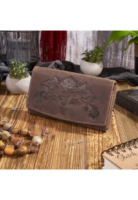PAOLO PERUZZI - Portfel damski skórzany Paolo Peruzzi brązowy T-01-BR. Kolor: brązowy. Wzór: kwiaty #1