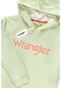 Wrangler - BLUZA WRANGLER DAMSKA RETRO KABEL HDY PASTEL GREEN W600RICUG 112130374. Typ kołnierza: kaptur. Wzór: nadruk. Styl: retro