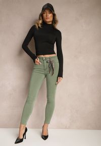 Renee - Ciemnozielone Spodnie Skinny z Wysokim Stanem i Ozdobną Chustką Hyadia. Okazja: na co dzień. Stan: podwyższony. Kolor: zielony. Styl: casual