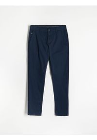 Reserved - Spodnie chino slim fit - granatowy. Kolor: niebieski. Materiał: bawełna, tkanina #1