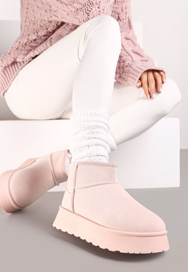 Born2be - Różowe Klasyczne Śniegowce na Platformie z Niską Cholewką Lobissa. Okazja: na co dzień, na spacer. Wysokość cholewki: przed kostkę. Kolor: różowy. Materiał: jeans. Szerokość cholewki: normalna. Sezon: zima. Obcas: na platformie. Styl: klasyczny