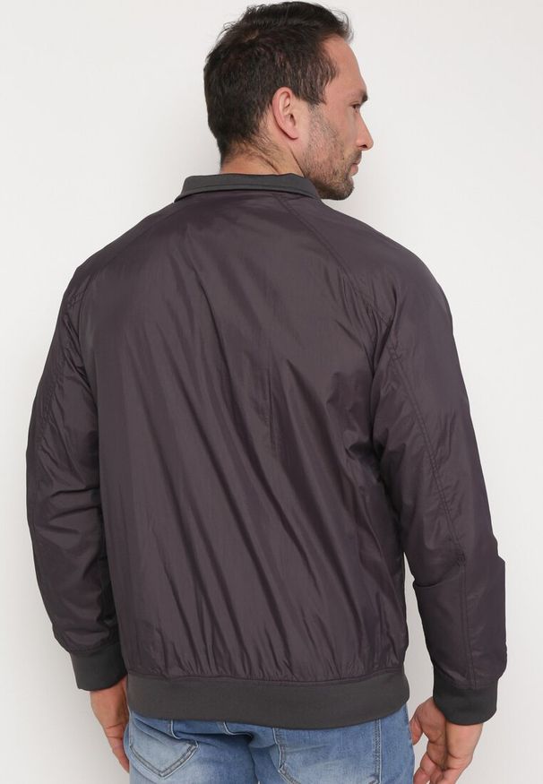 Born2be - Ciemnoszara Kurtka Typu Wiatrówka z Kieszeniami na Suwaki Nollafa. Kolor: szary