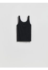 Reserved - Gładki top z wiskozą - czarny. Kolor: czarny. Materiał: wiskoza. Wzór: gładki